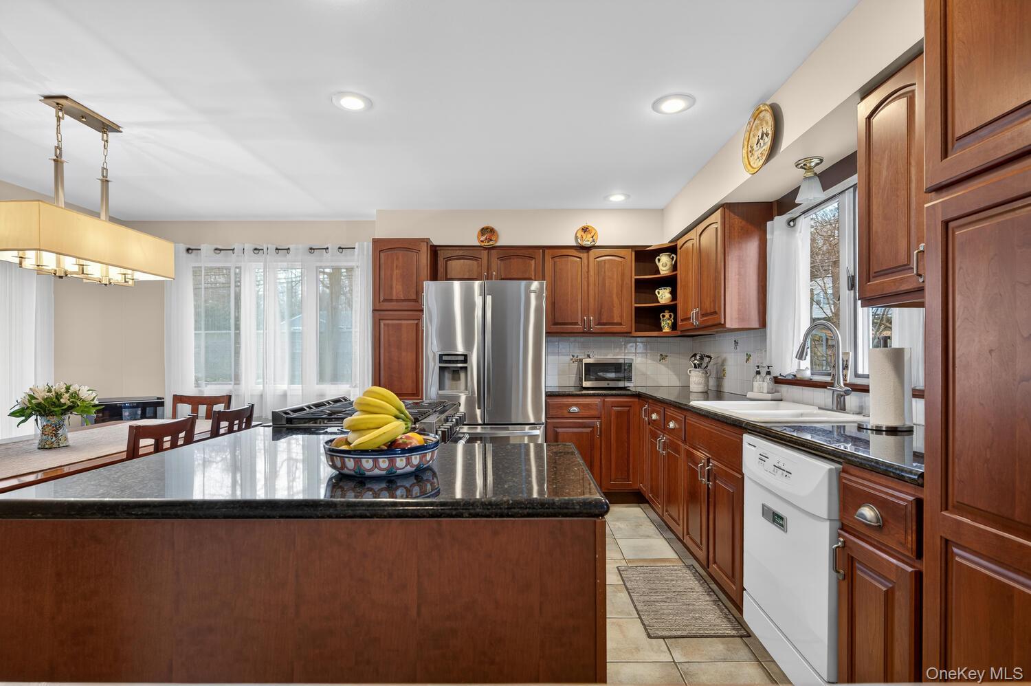 #12 photo, 14 Oak Point Drive, নাসাউ কাউন্টি Bayville , NY 11709