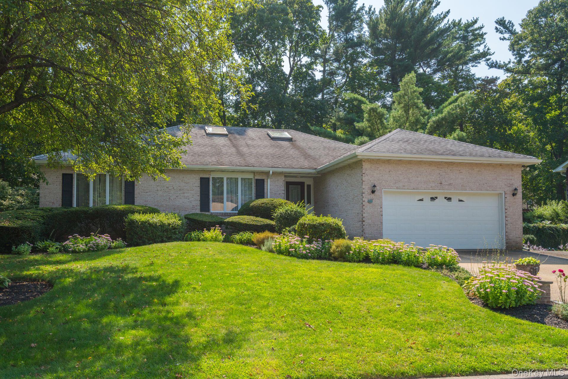 #2 photo, 14 Oak Point Drive, নাসাউ কাউন্টি Bayville , NY 11709