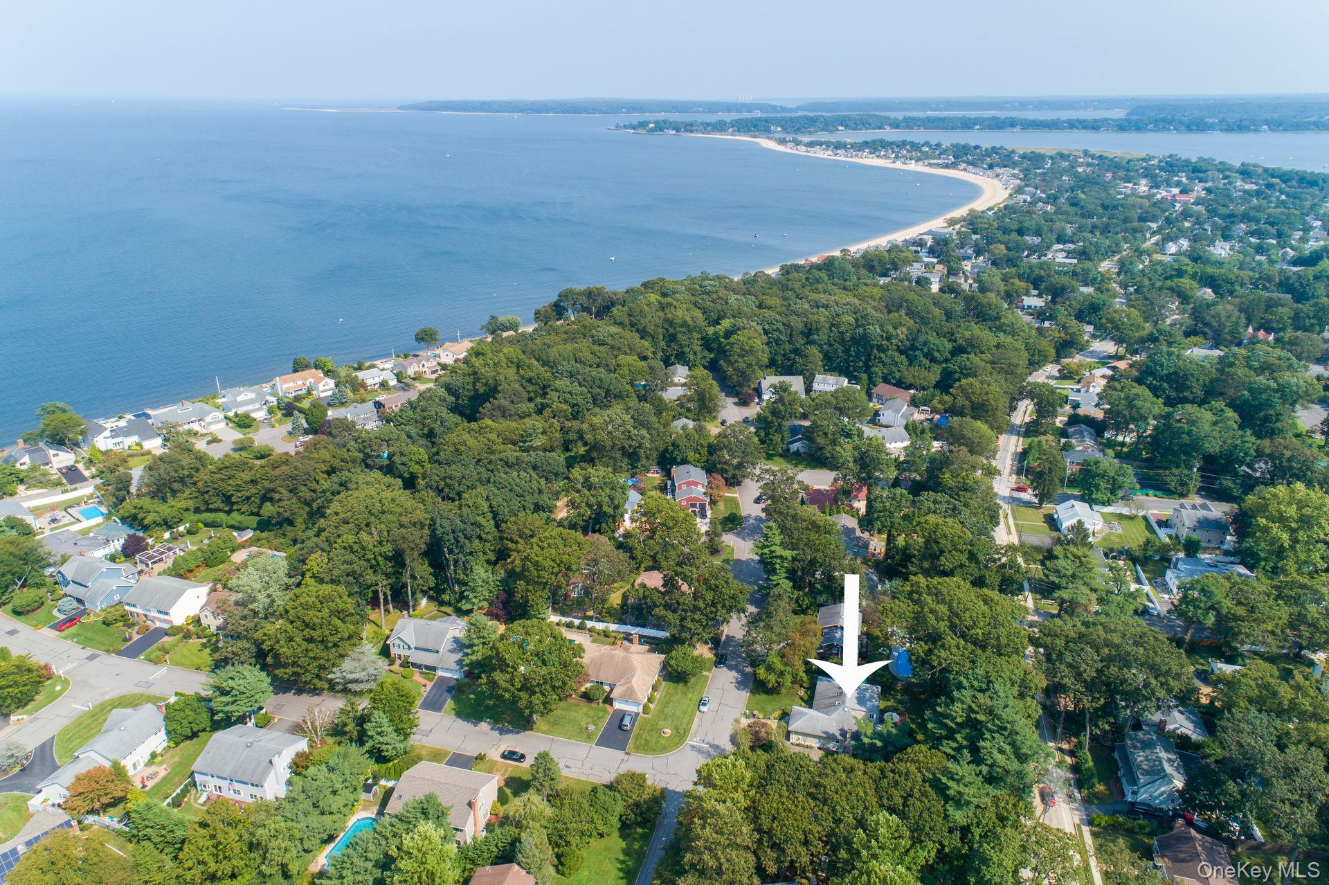 #3 photo, 14 Oak Point Drive, নাসাউ কাউন্টি Bayville , NY 11709