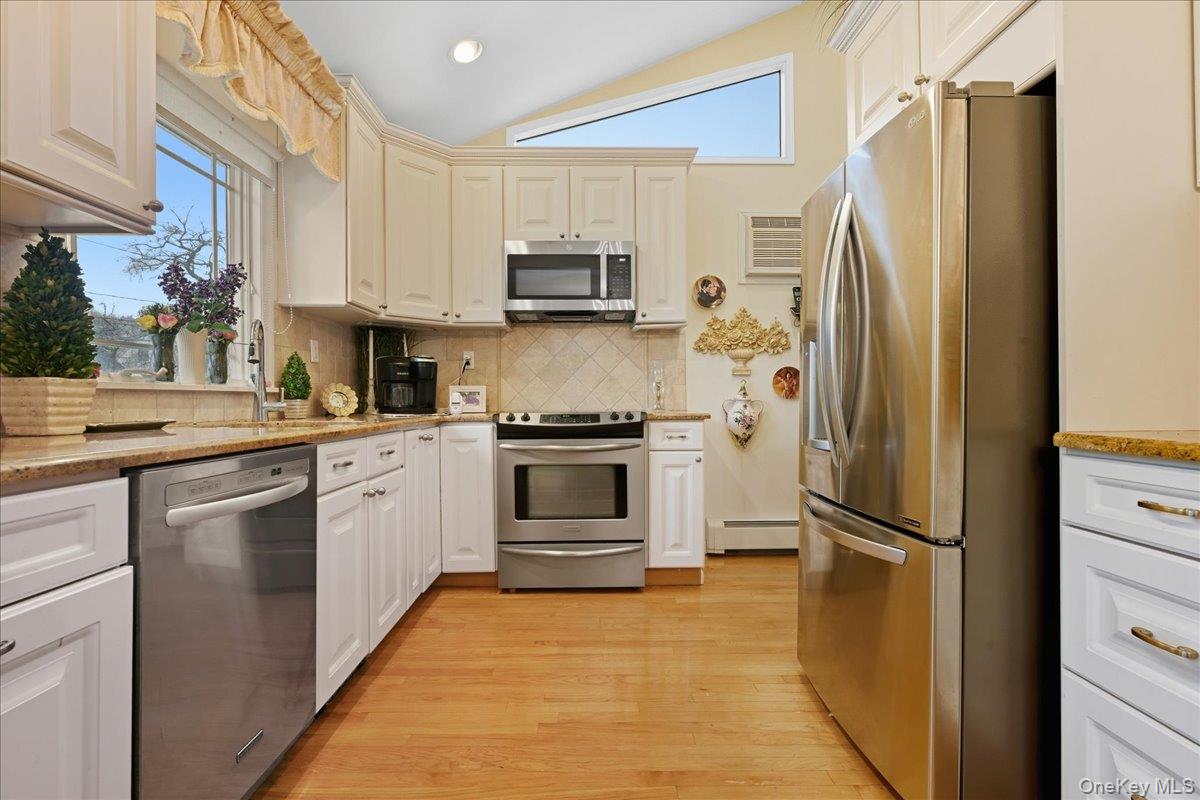 #16 photo, 3937 Kingsberry Road, নাসাউ কাউন্টি Seaford , NY 11783