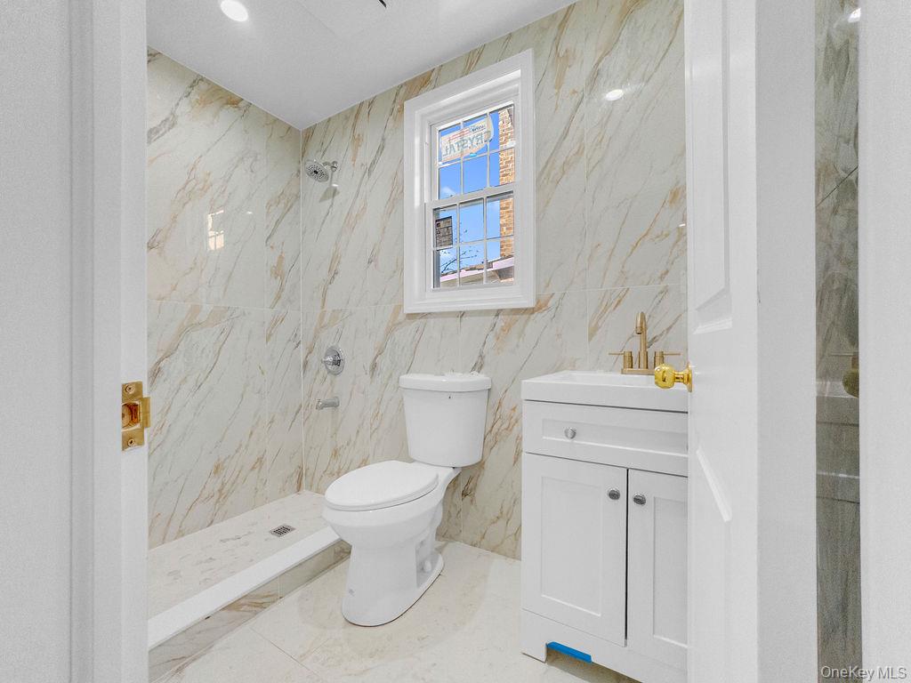 #13 photo, 11034 214th Street, কুইন্‌স Queens Village , NY 11429