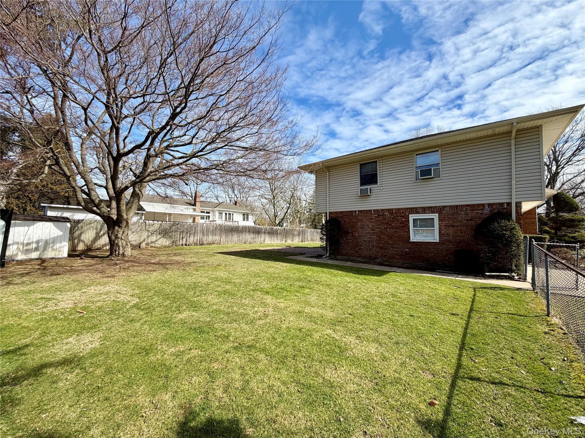 #3 photo, 14 Glendale Drive, সাফোক কাউন্টি Melville , NY 11747