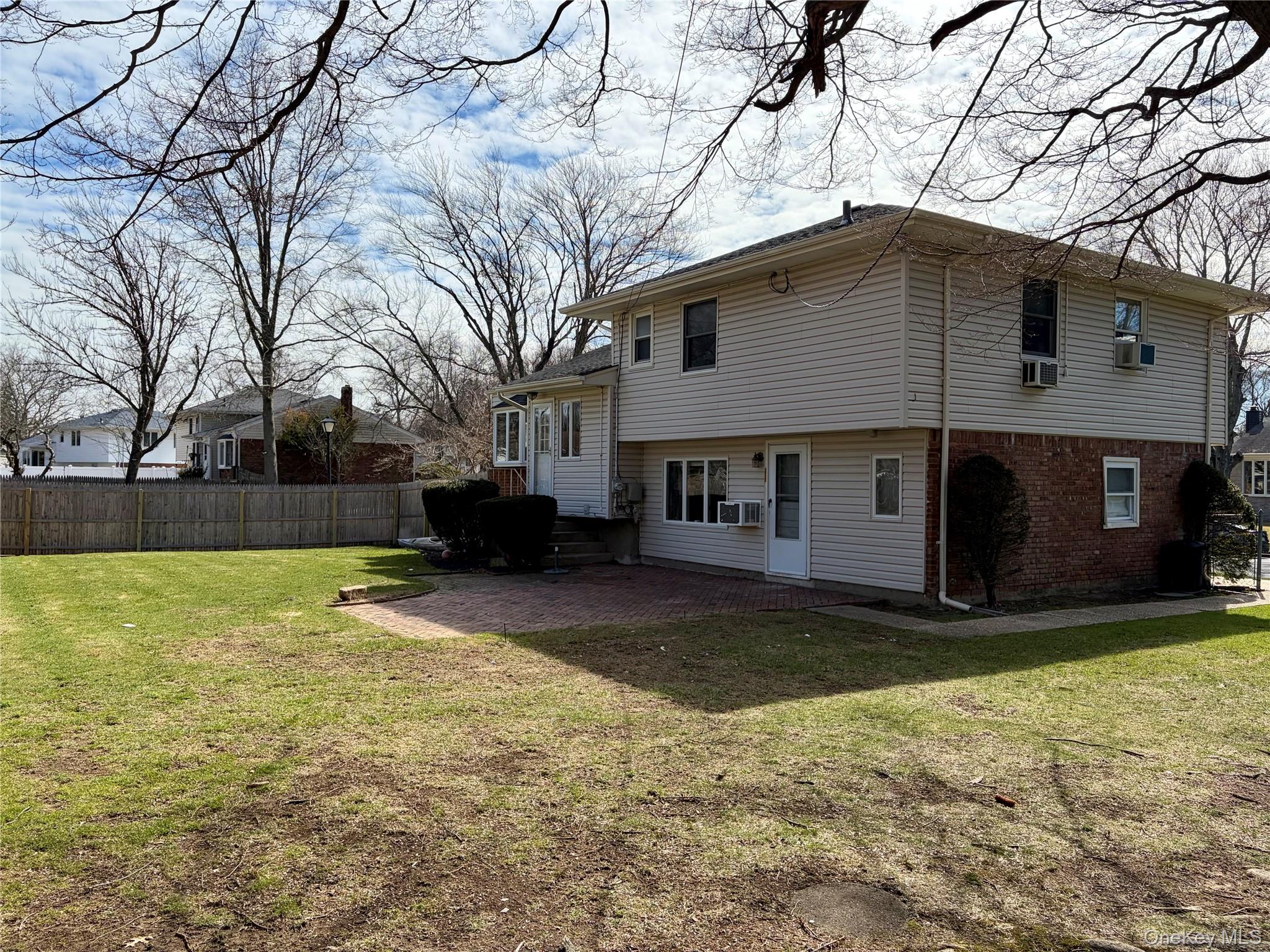 #4 photo, 14 Glendale Drive, সাফোক কাউন্টি Melville , NY 11747