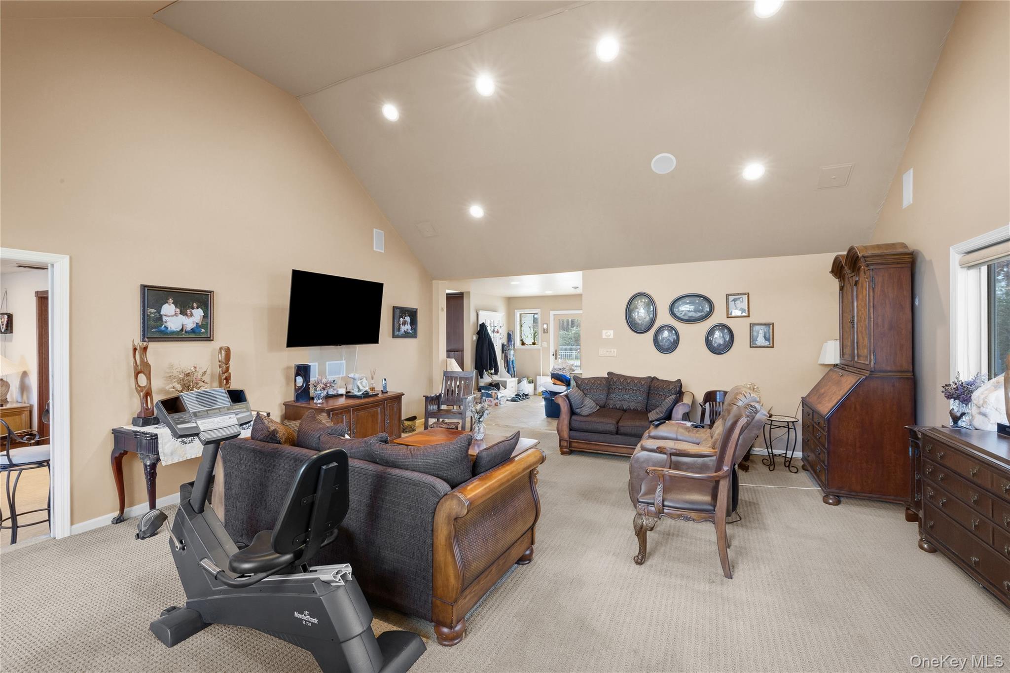 #13 photo, 12 E Dosoris Lane, सफ़ोक काउंटी Dix Hills , NY 11746