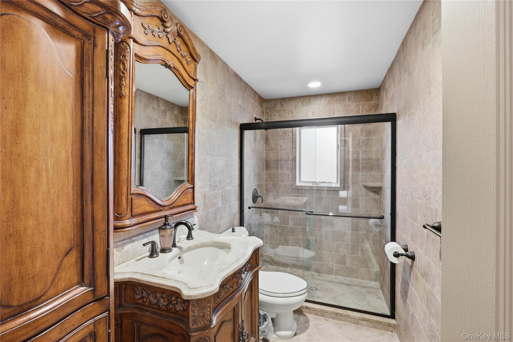 #17 photo, 12 E Dosoris Lane, सफ़ोक काउंटी Dix Hills , NY 11746