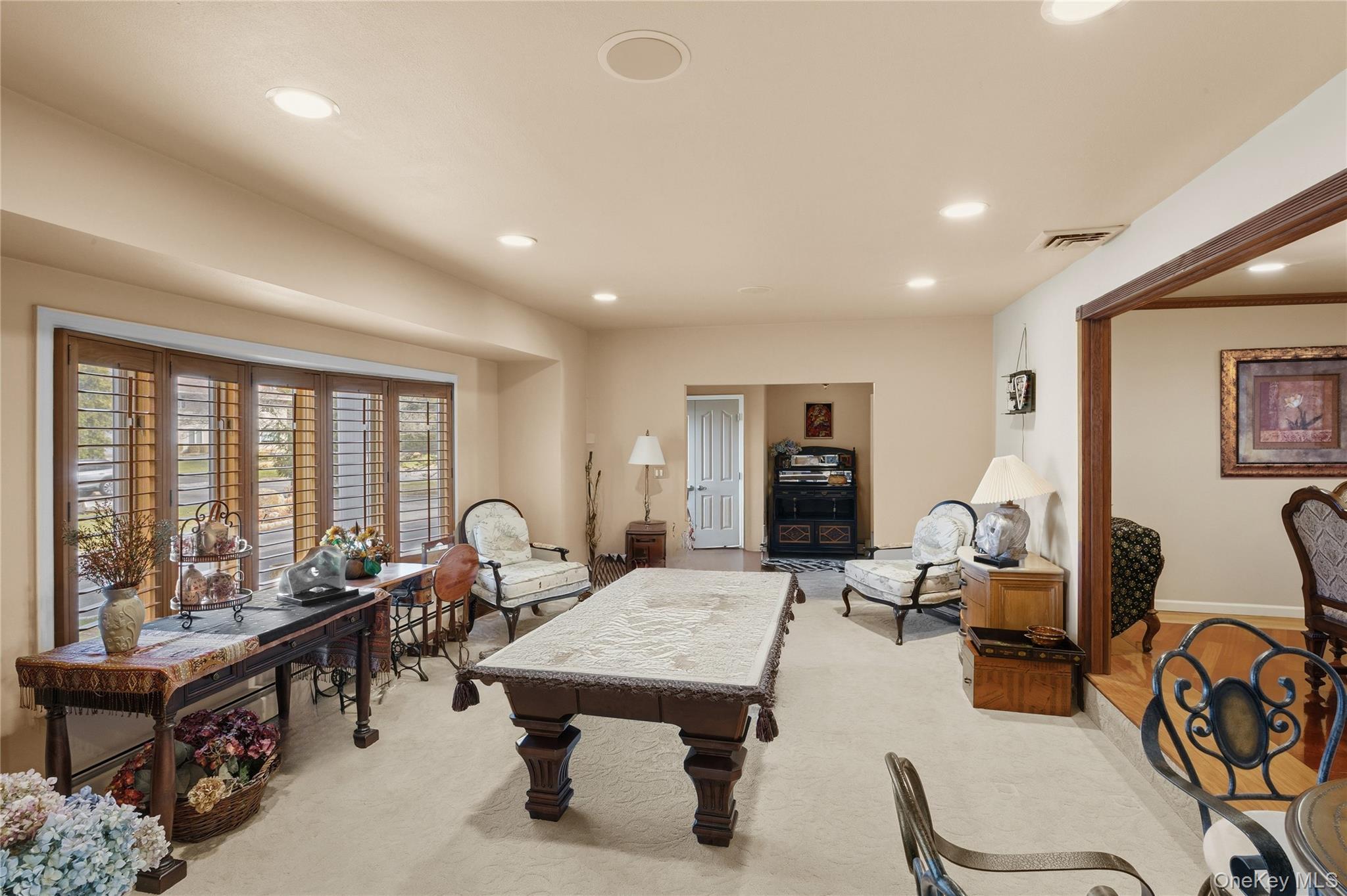 #9 photo, 12 E Dosoris Lane, सफ़ोक काउंटी Dix Hills , NY 11746