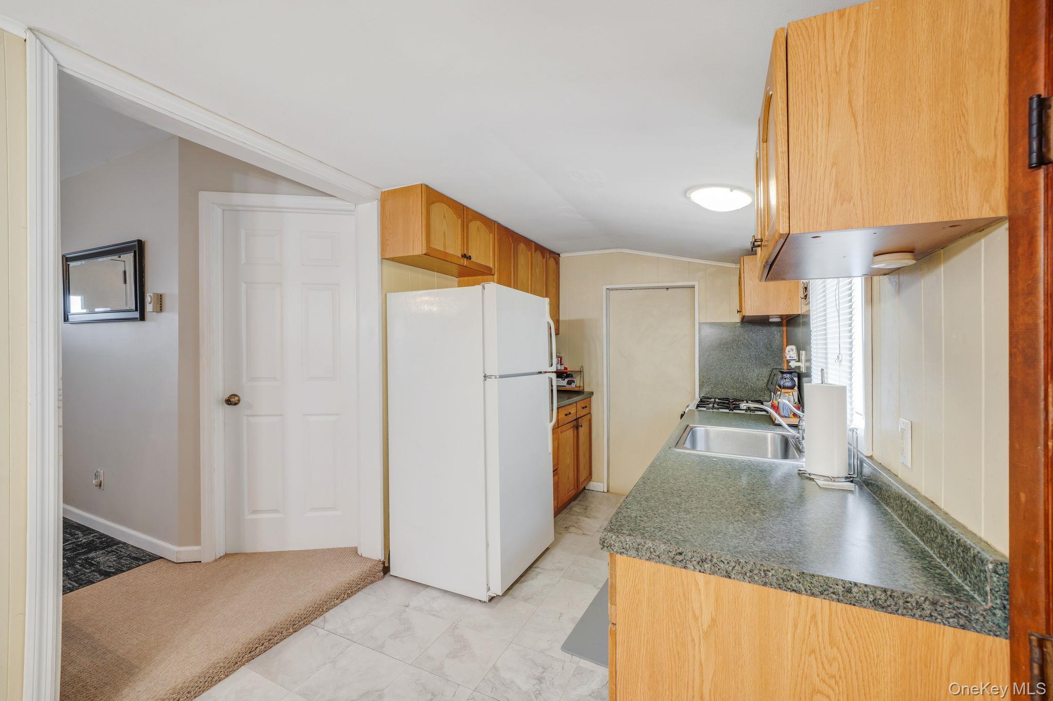 #9 photo, 11 Rosemont Avenue, সাফোক কাউন্টি Farmingville , NY 11738