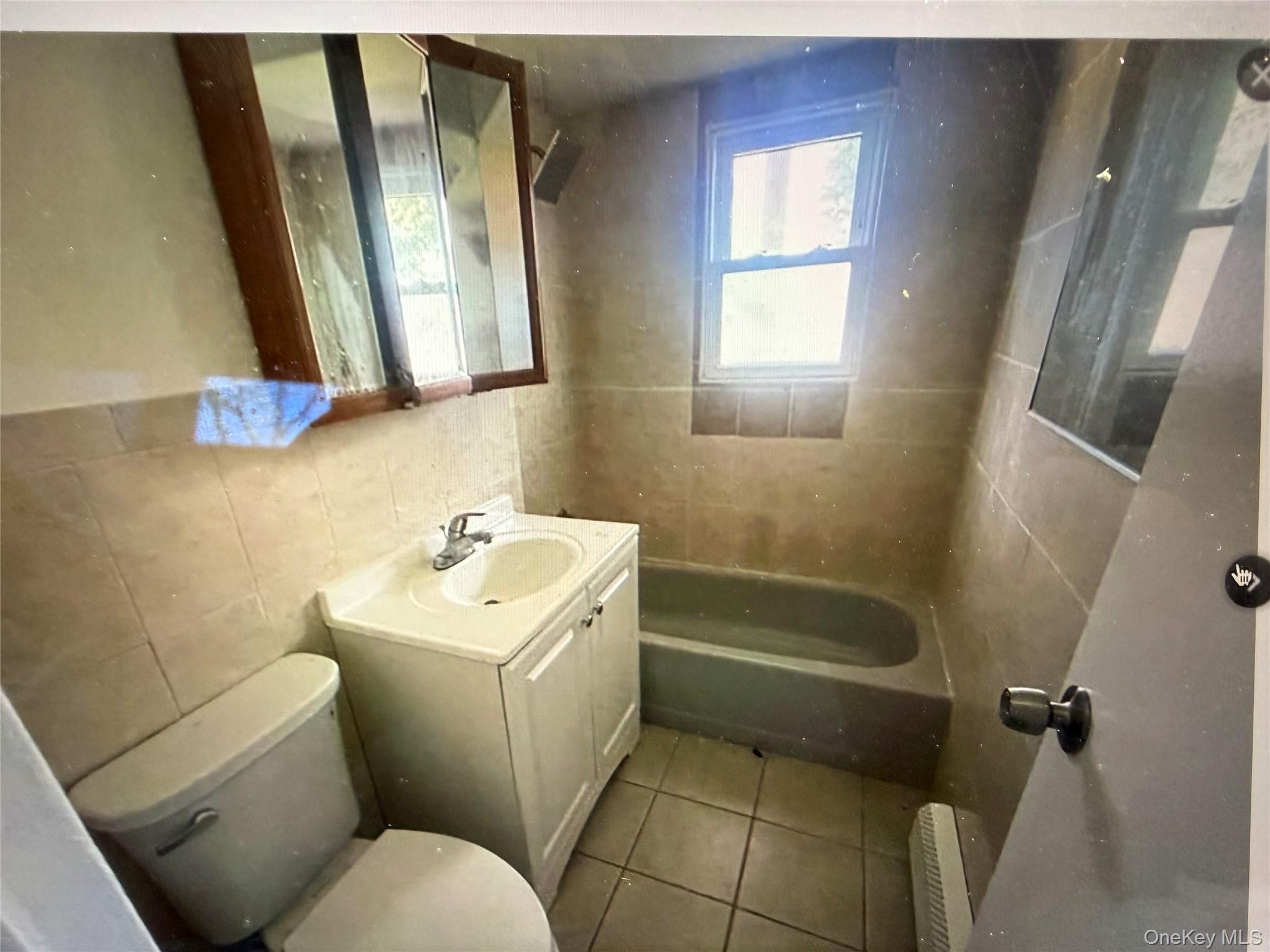 #3 photo, 5A Hemlock Drive, सफ़ोक काउंटी Bay Shore , NY 11706