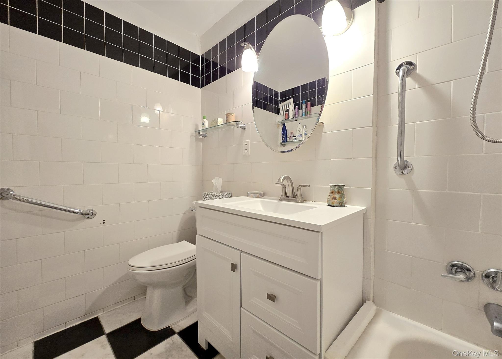 #10 photo, 460 Old Town Road, সাফোক কাউন্টি Port Jefferson Station , NY 11772