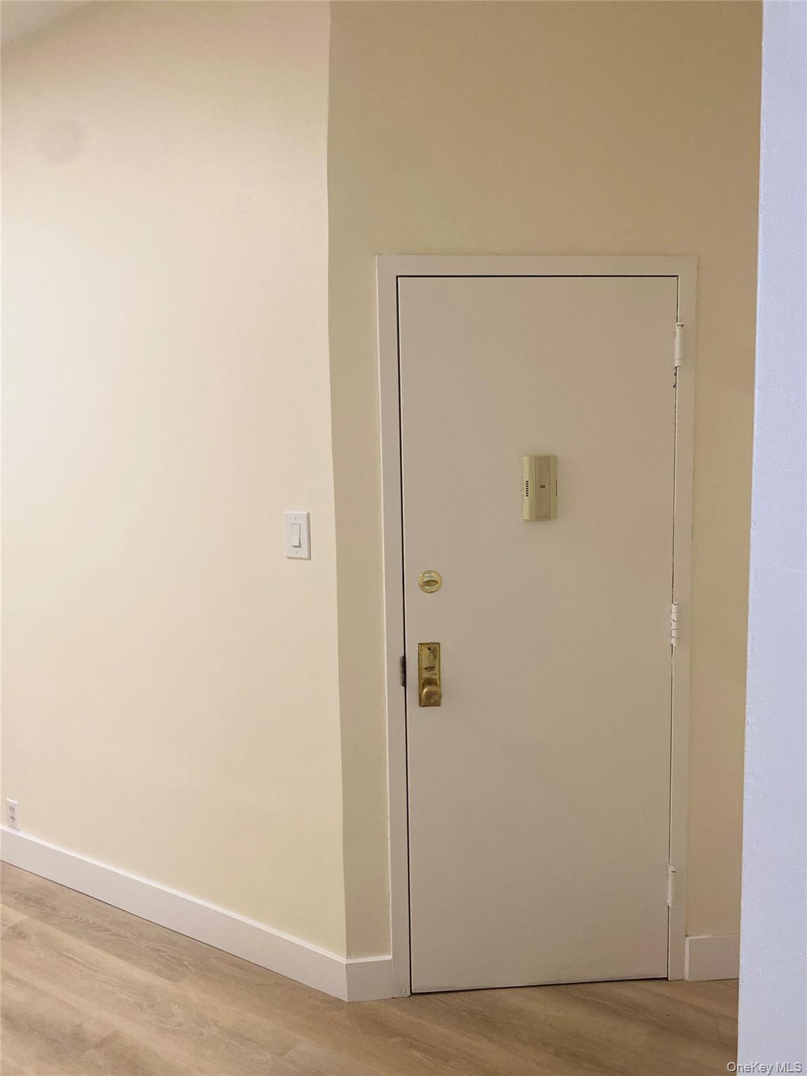 #3 photo, 7317 72nd Street, Куинс ‖ Glendale , NY 11385