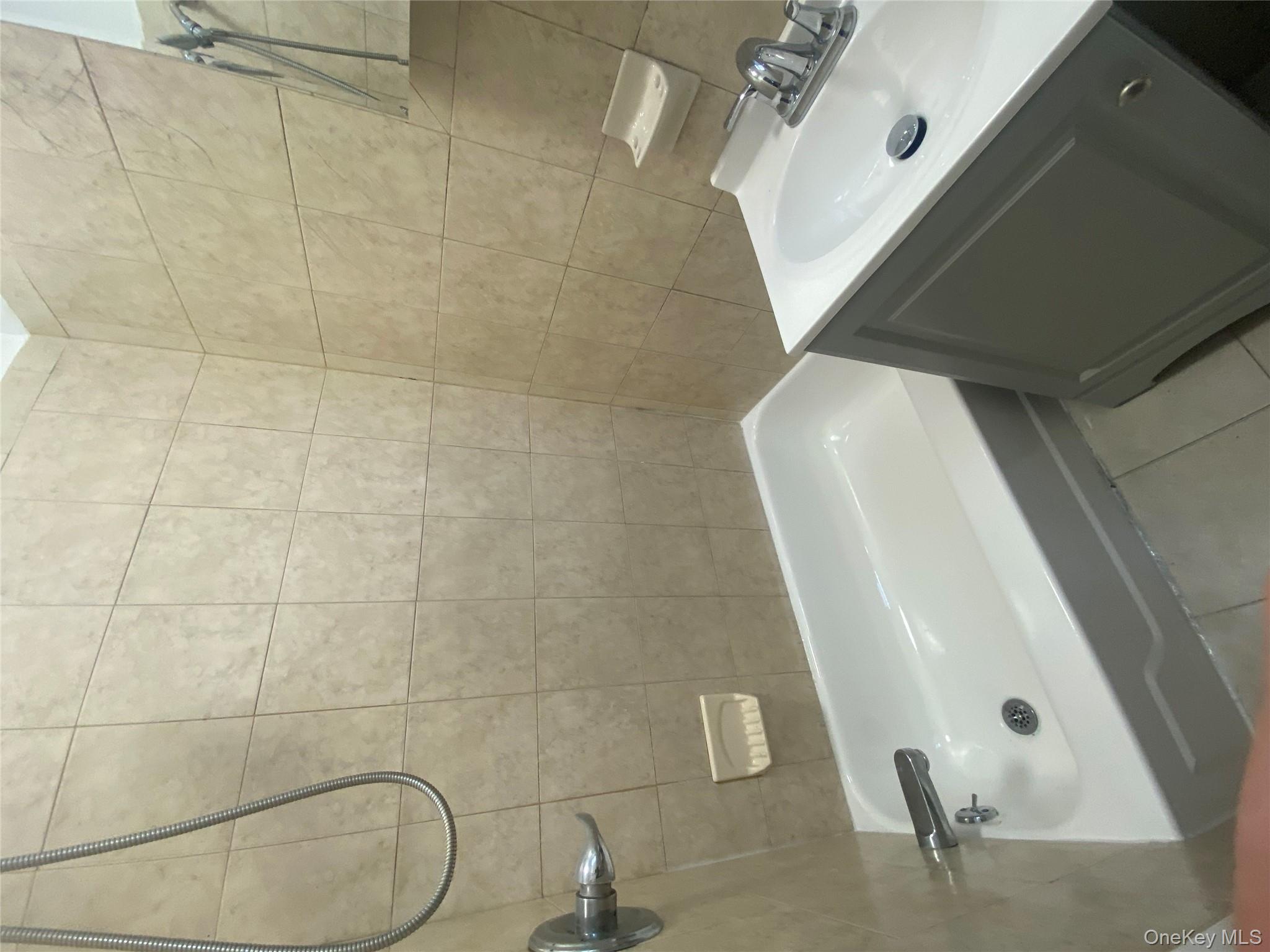 #9 photo, 7317 72nd Street, Куинс ‖ Glendale , NY 11385