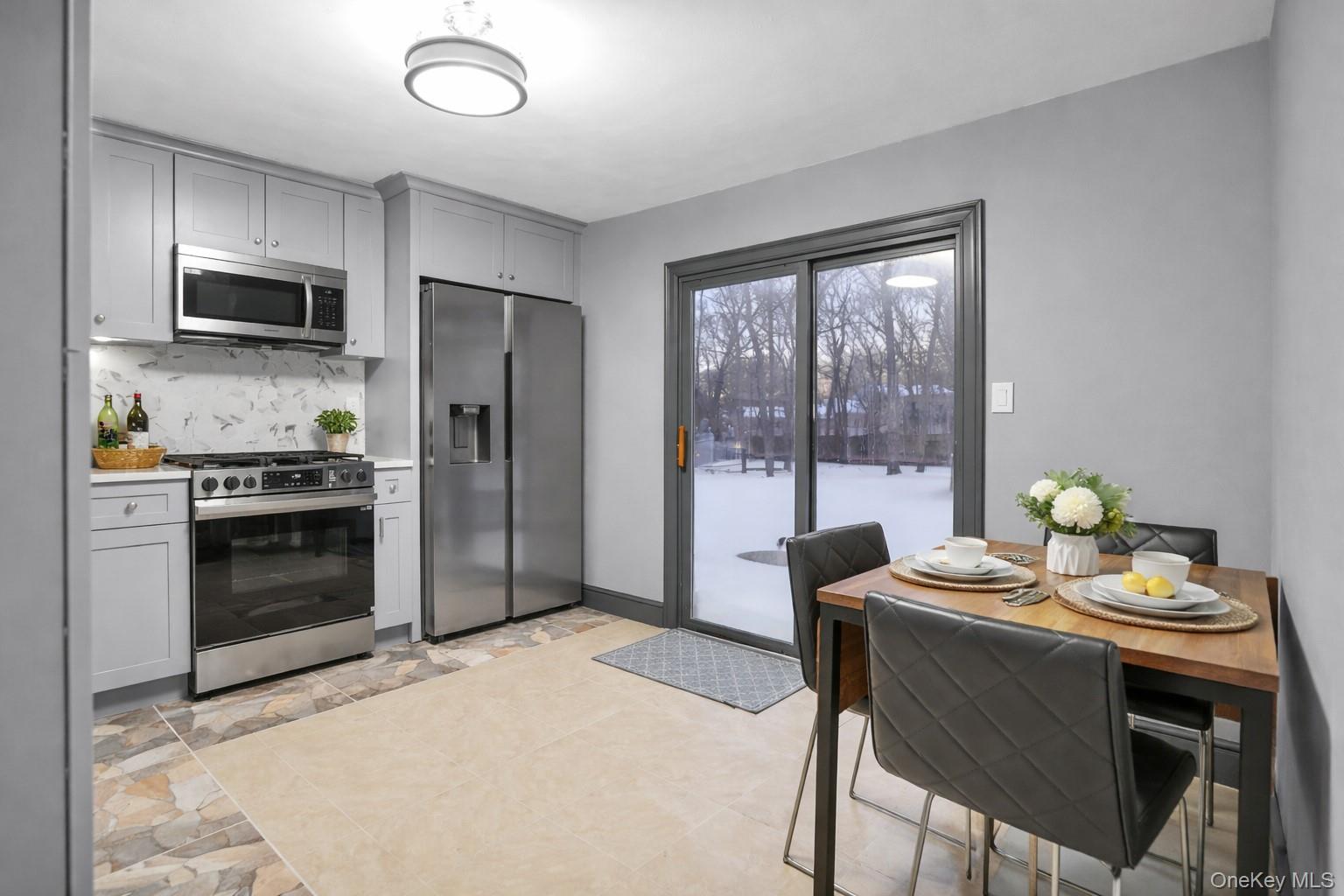 #4 photo, 99 Ontario St, সাফোক কাউন্টি Port Jefferson Station , NY 11776