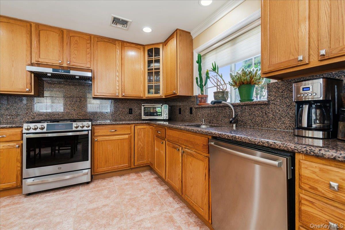 #16 photo, 40 E Penn Street, নাসাউ কাউন্টি Long Beach , NY 11561