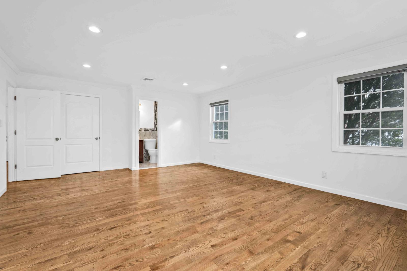 #17 photo, 1563 Wilson Road, 롱 아일랜드 East Meadow , NY 11554