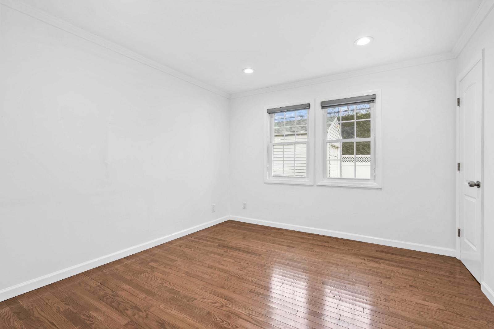 #19 photo, 1563 Wilson Road, 롱 아일랜드 East Meadow , NY 11554