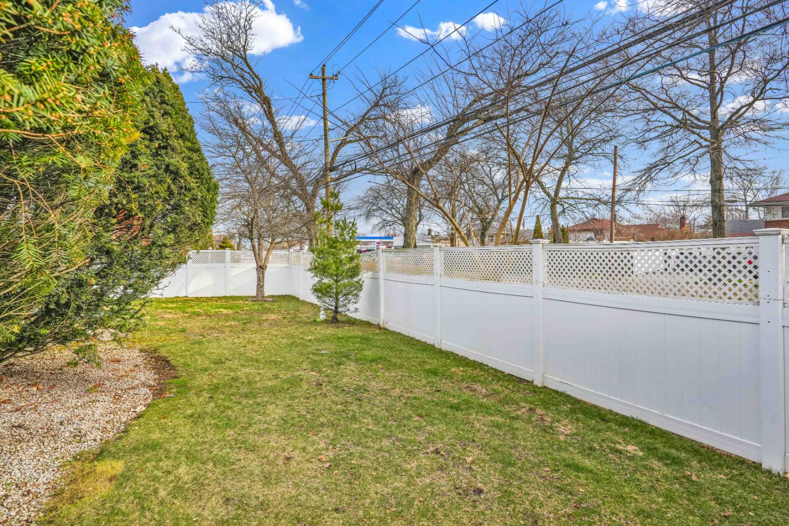 #3 photo, 1563 Wilson Road, 롱 아일랜드 East Meadow , NY 11554