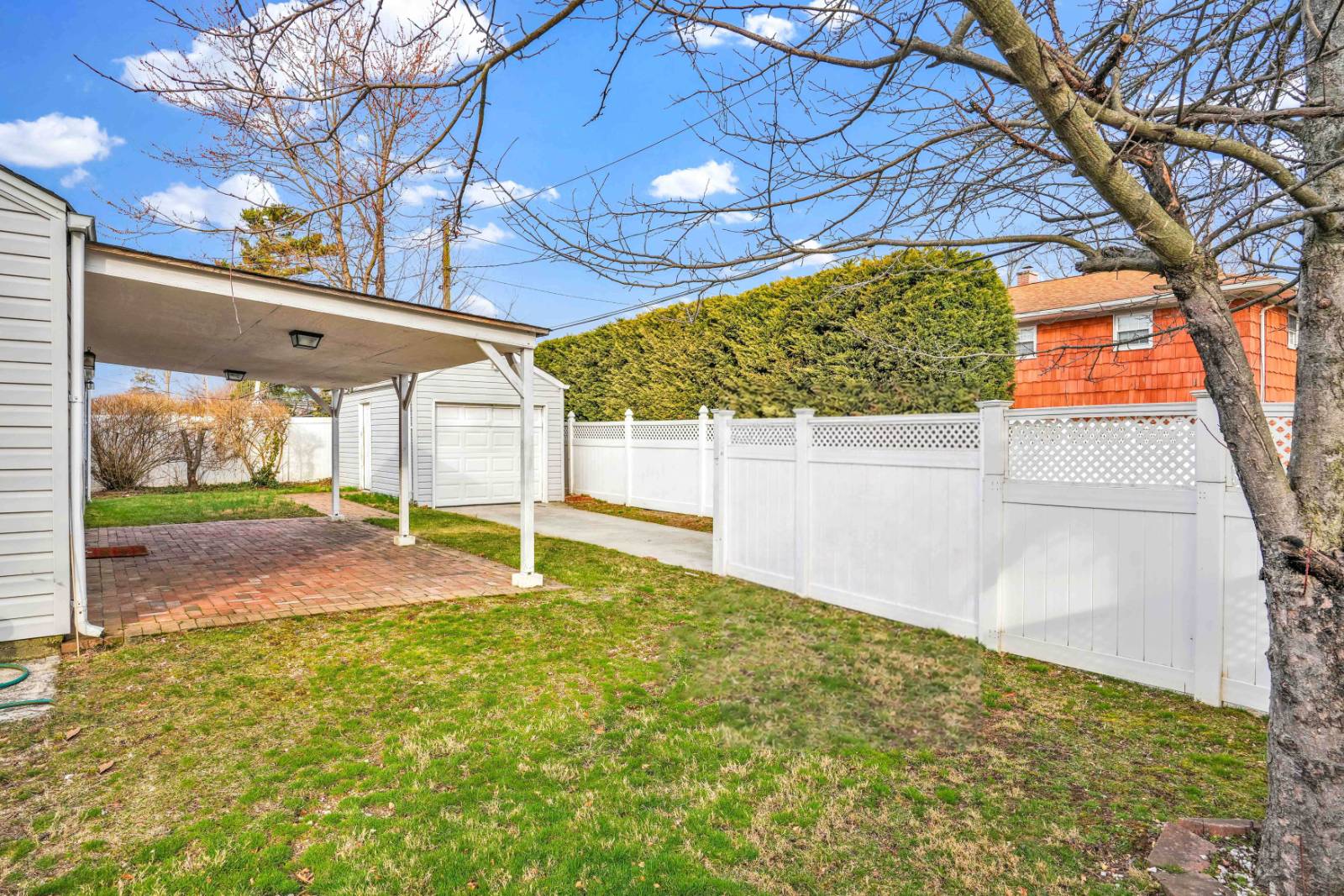 #4 photo, 1563 Wilson Road, 롱 아일랜드 East Meadow , NY 11554