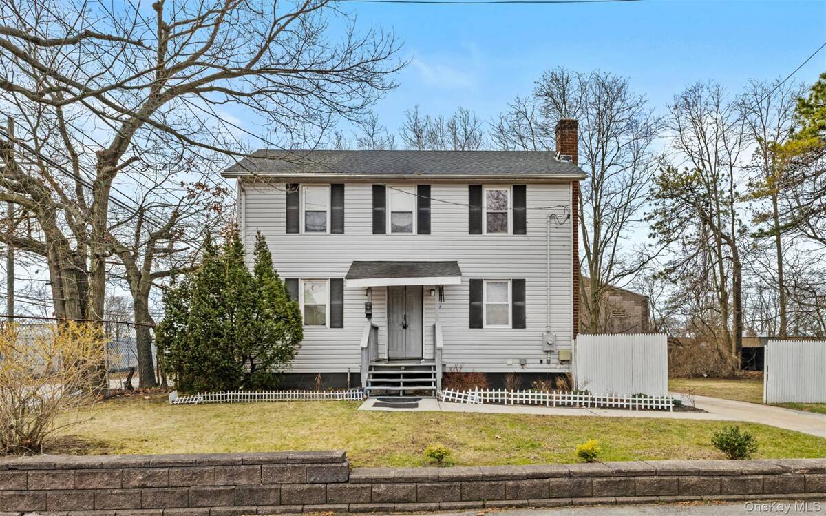 #1 photo, 589 Acorn Street, サフォーク郡 Deer Park , NY 11729