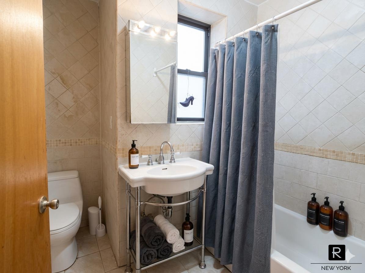 #7 photo, 2082 Frederick Douglass Boulevard, ম্যানহাটন West Harlem , NY 10026