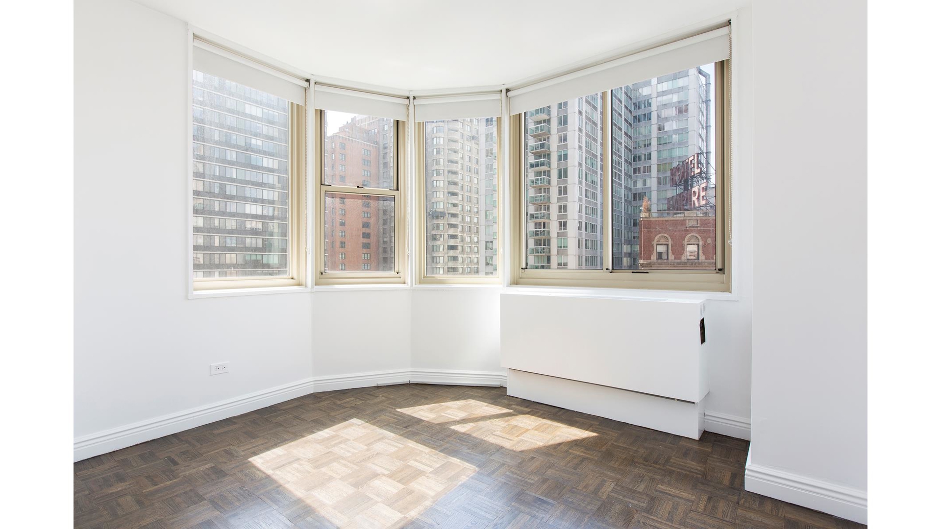 #8 photo, New York City, 맨해튼 Lincoln Square , NY 10023