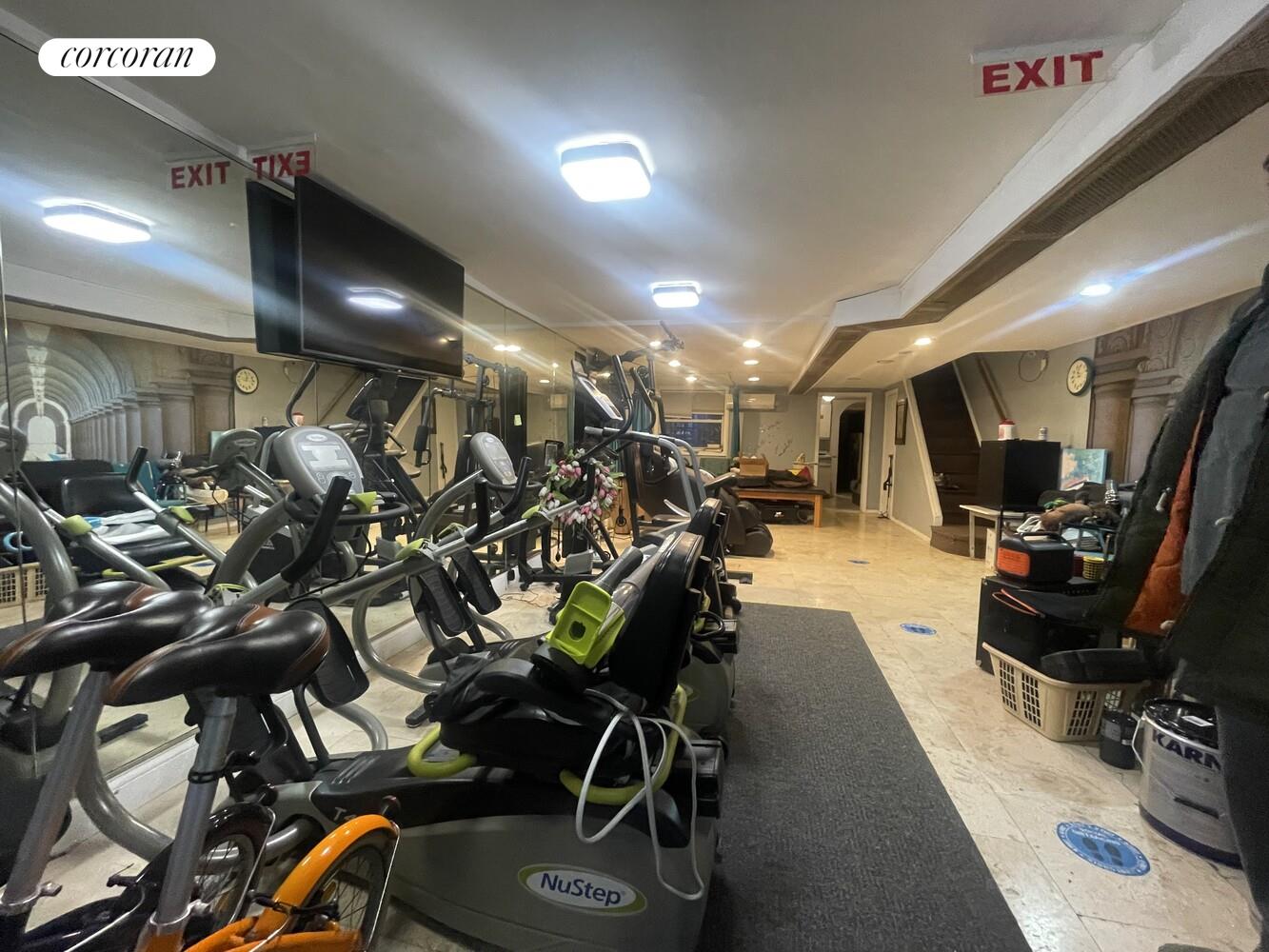 #12 photo, 46 GATLING Place, הברונקס Fort Hamilton , NY 11209