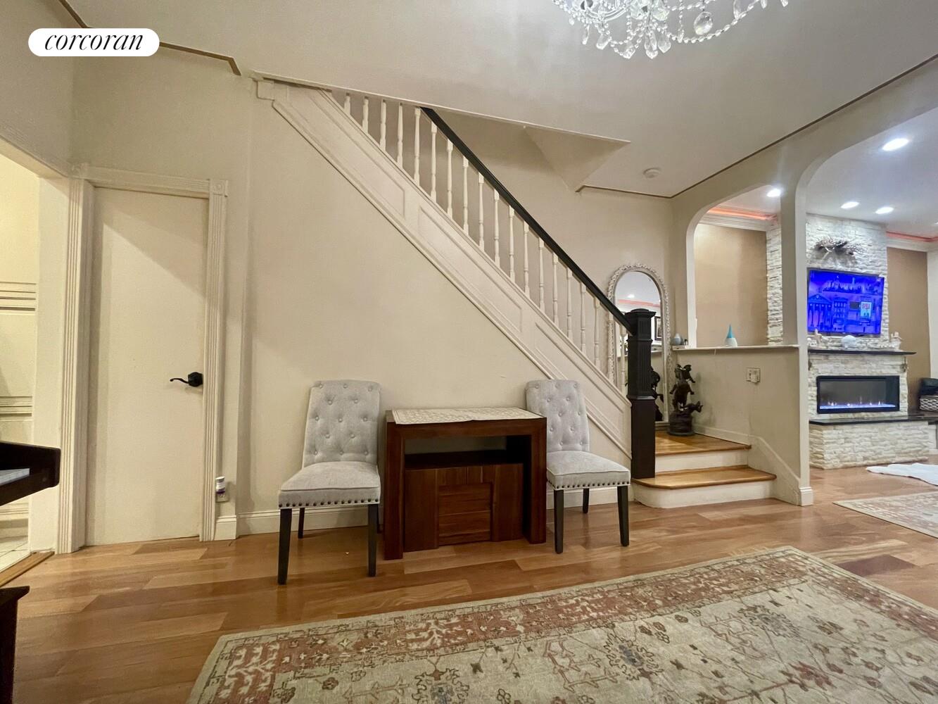 #4 photo, 46 GATLING Place, הברונקס Fort Hamilton , NY 11209