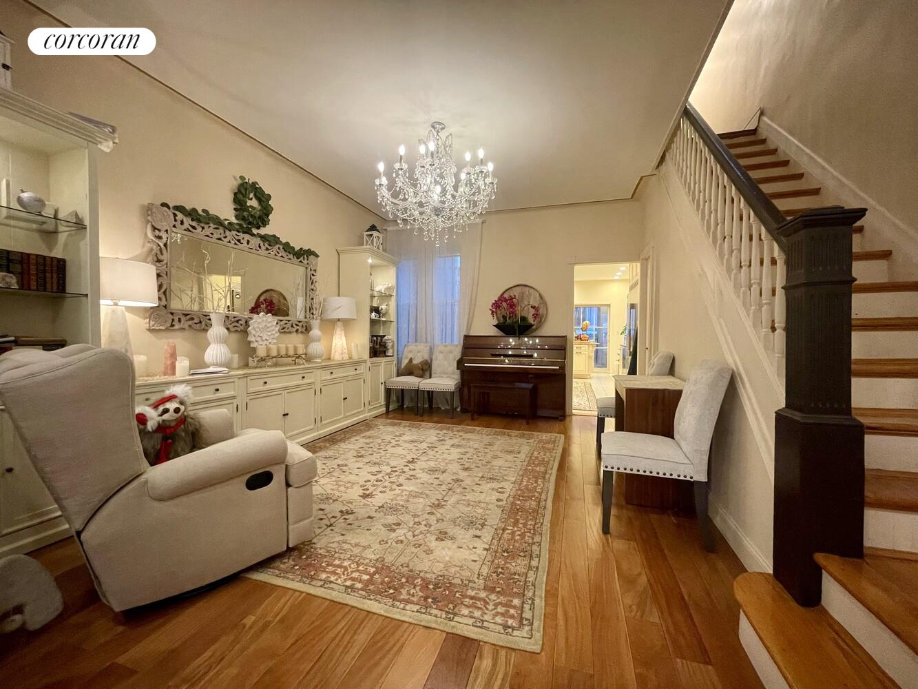 #5 photo, 46 GATLING Place, הברונקס Fort Hamilton , NY 11209