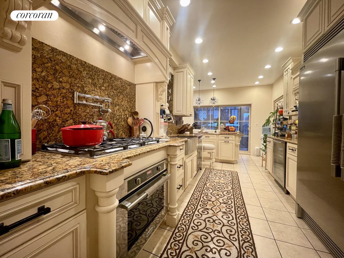 #6 photo, 46 GATLING Place, הברונקס Fort Hamilton , NY 11209