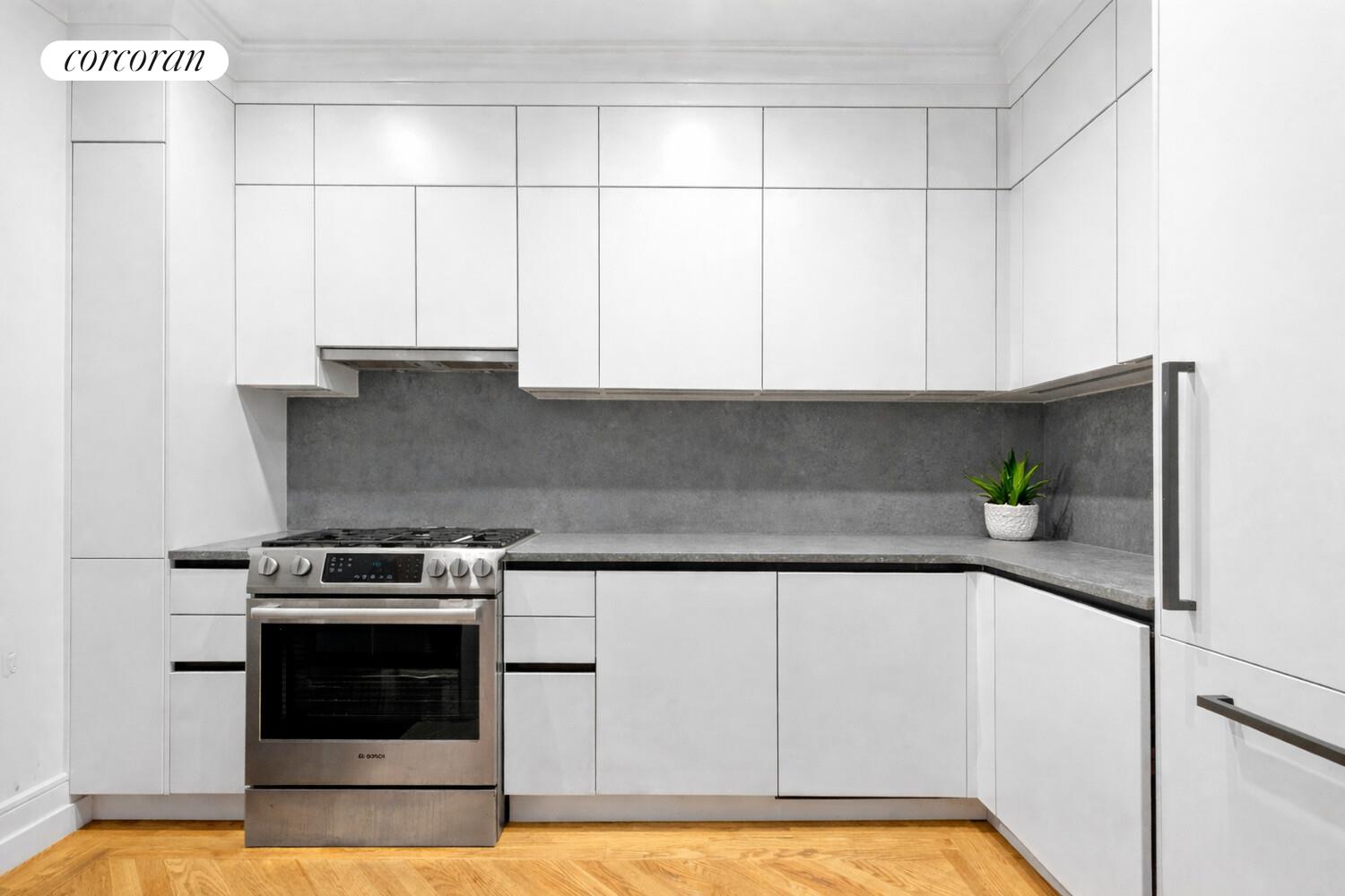 #4 photo, 24-51 38TH Street, কুইন্‌স Astoria , NY 11103