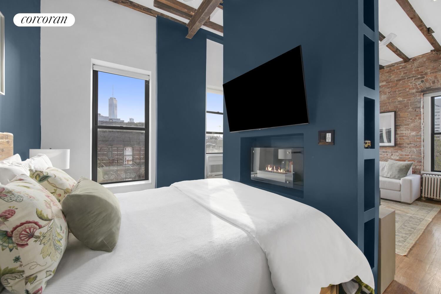 #4 photo, 124 THOMPSON Street, SoHo , NY 10012