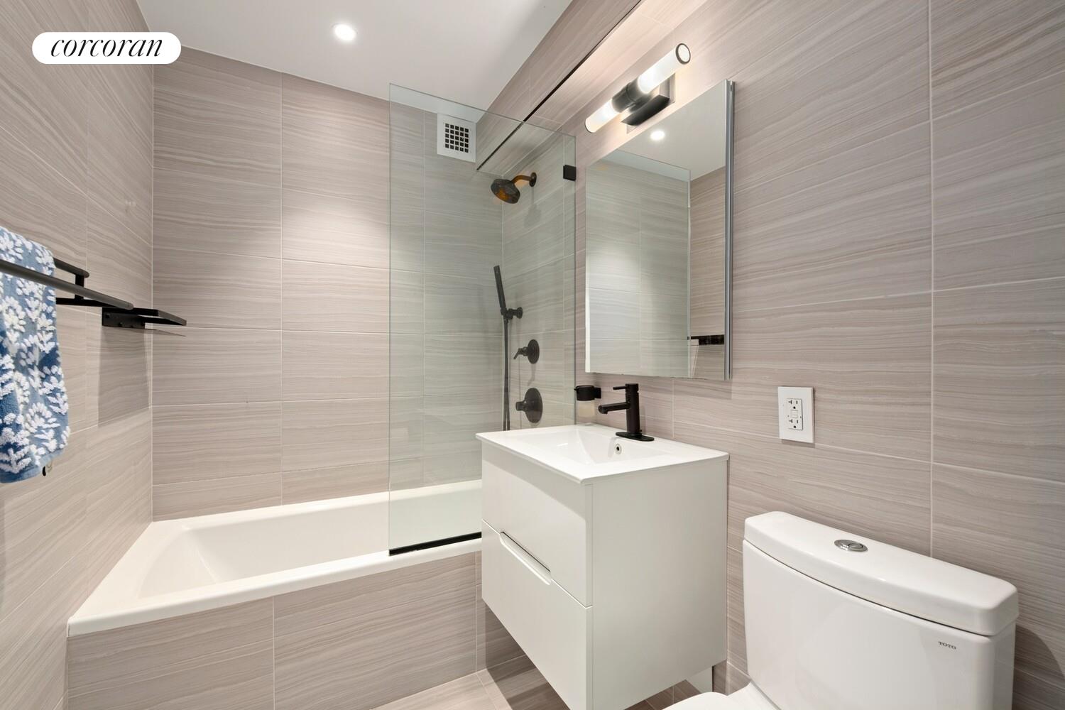 #10 photo, 115 E 9TH Street, ম্যানহাটন East Village , NY 10003