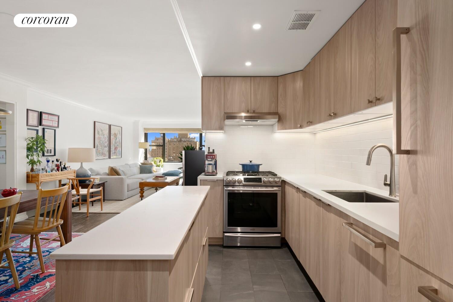 #5 photo, 115 E 9TH Street, ম্যানহাটন East Village , NY 10003