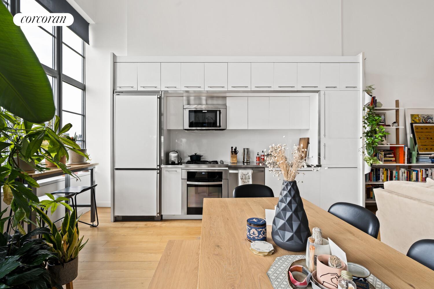 #4 photo, 27-28 THOMSON Avenue, কুইন্‌স Long Island City , NY 11101