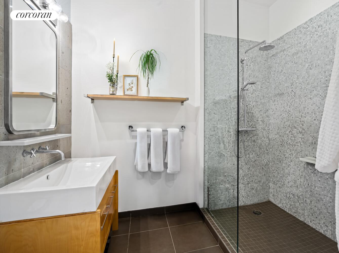 #7 photo, 27-28 THOMSON Avenue, কুইন্‌স Long Island City , NY 11101