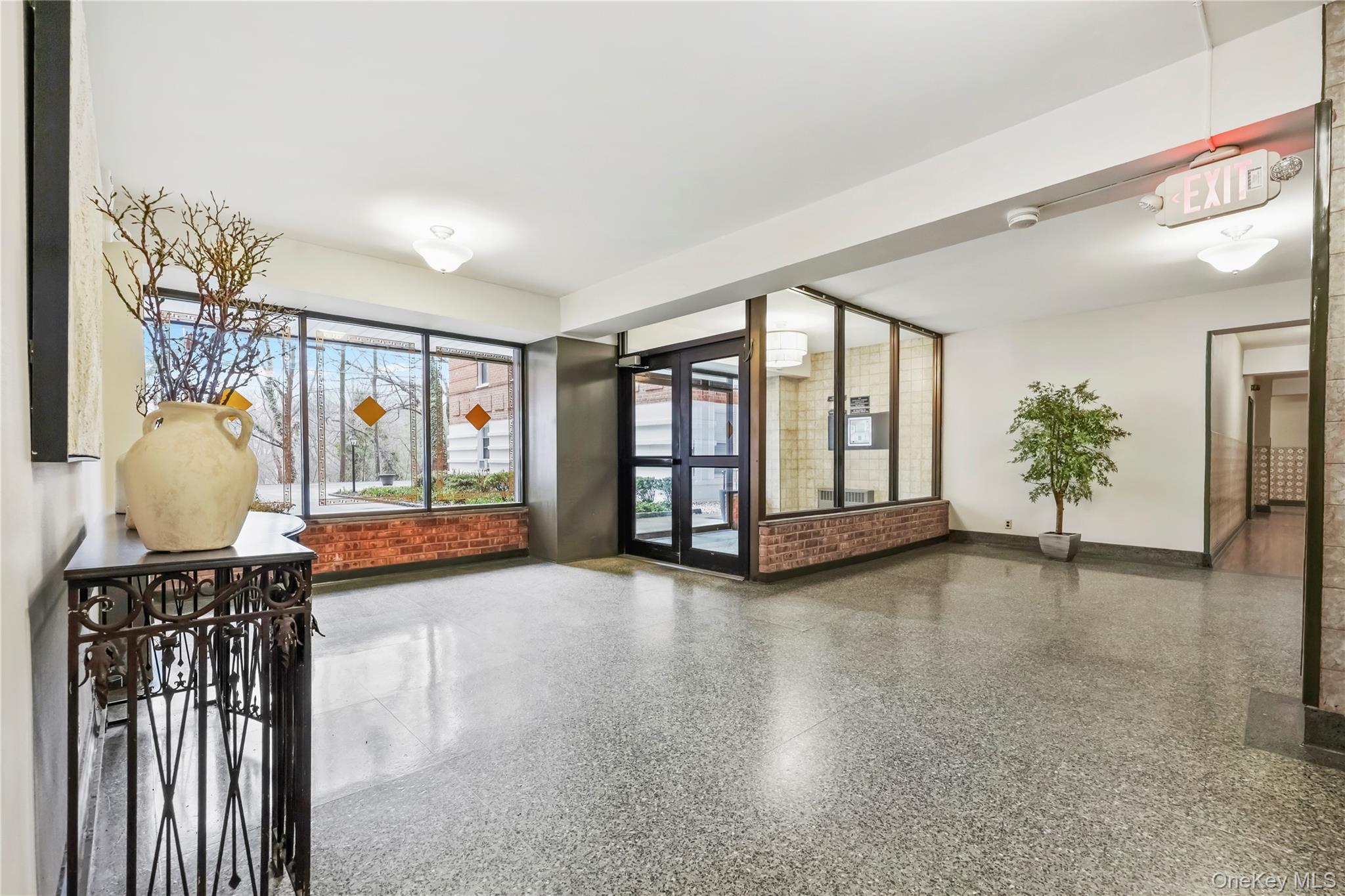 #16 photo, 247 Parkview Road, Бронкс ‖ Bronxville , NY 10708