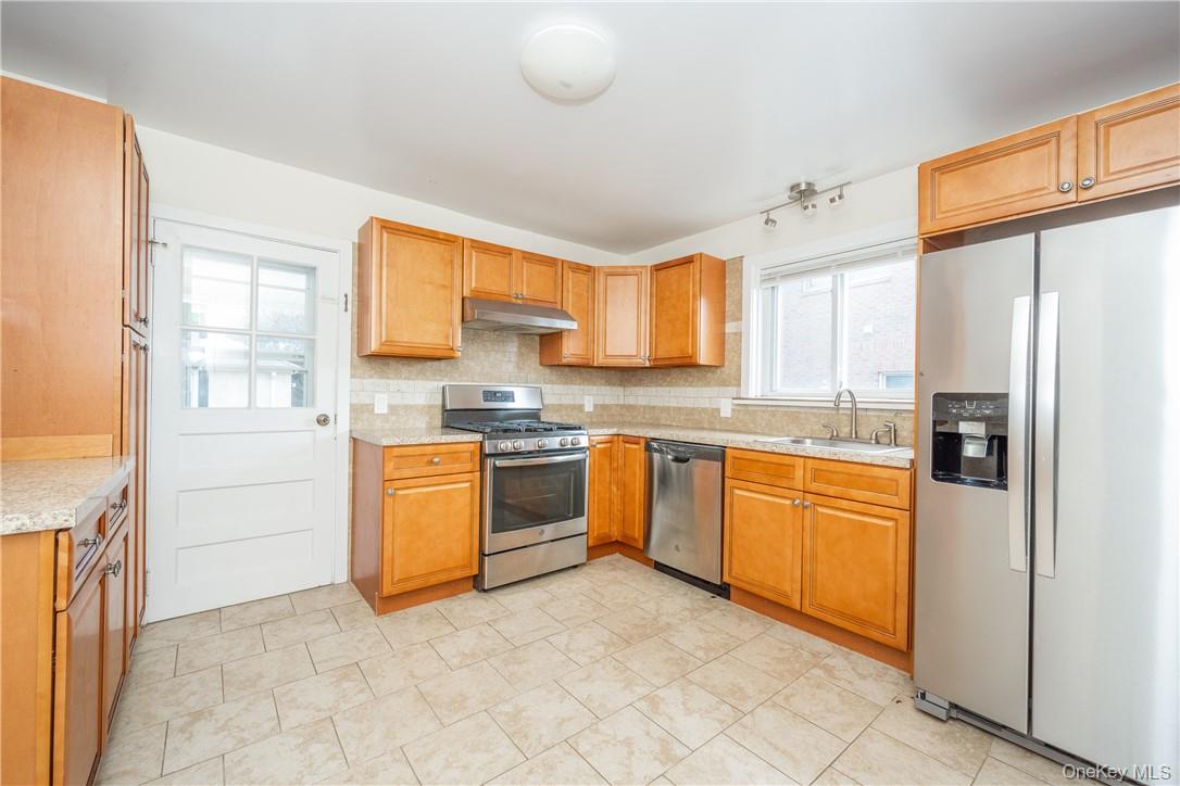 #3 photo, 27 New Street, Eastchester , NY 10709