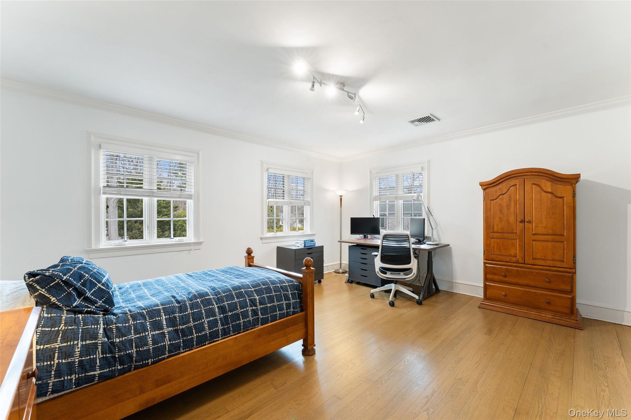 #20 photo, 45 Griffen Avenue, Scarsdale , NY 10583