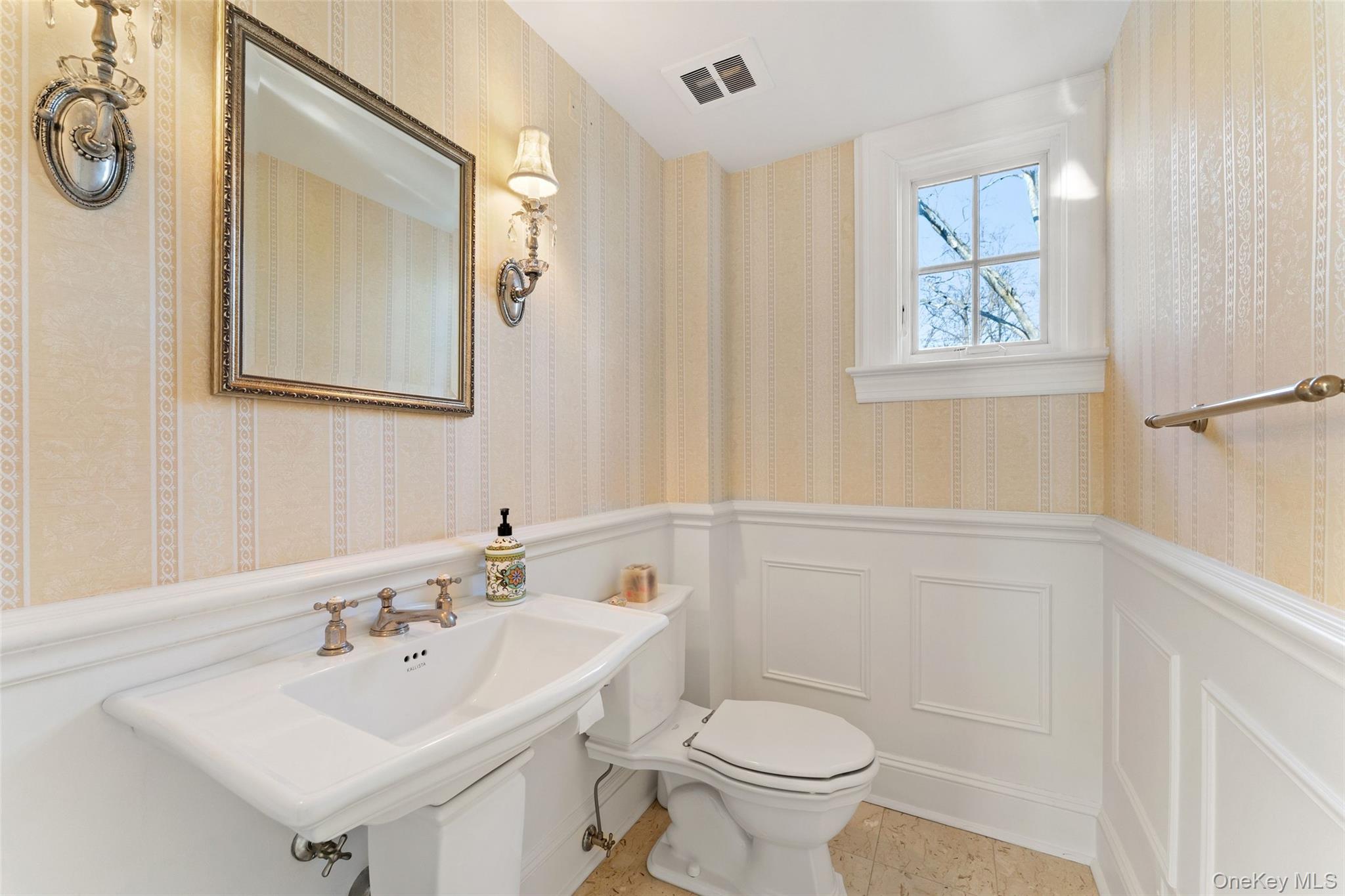 #7 photo, 45 Griffen Avenue, Scarsdale , NY 10583