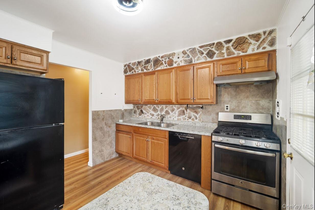 #3 photo, 228-11 145th Avenue, Куинс ‖ Springfield Gardens , NY 11413