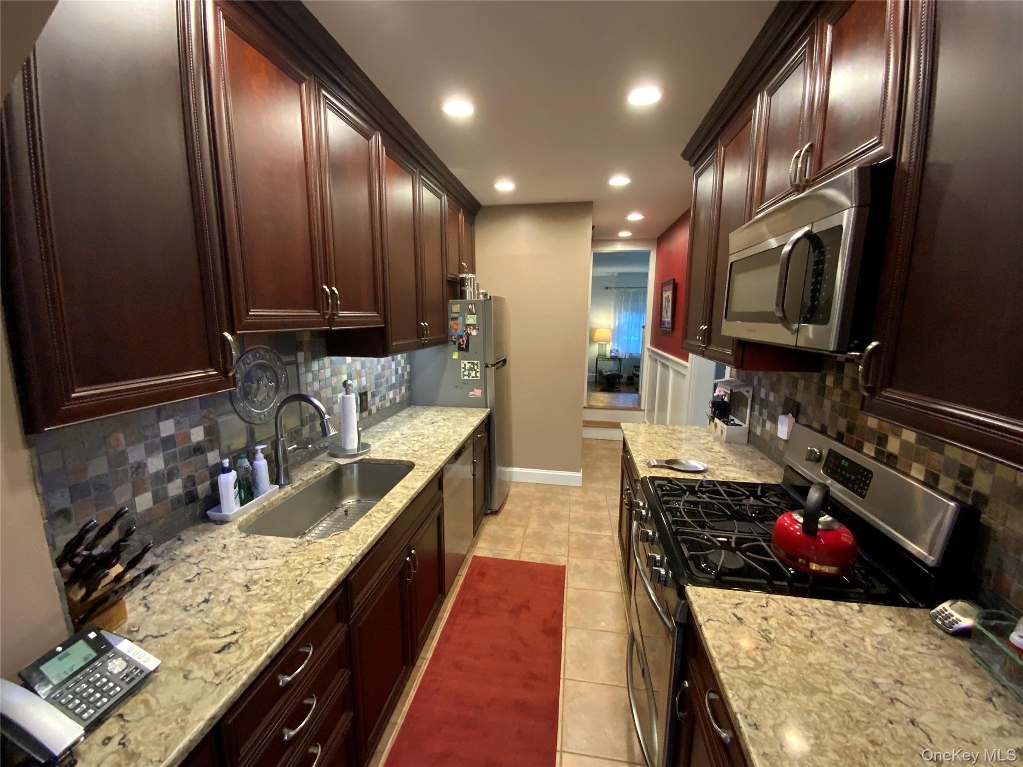 #10 photo, 4705 189th Street, קווינס Flushing , NY 11358