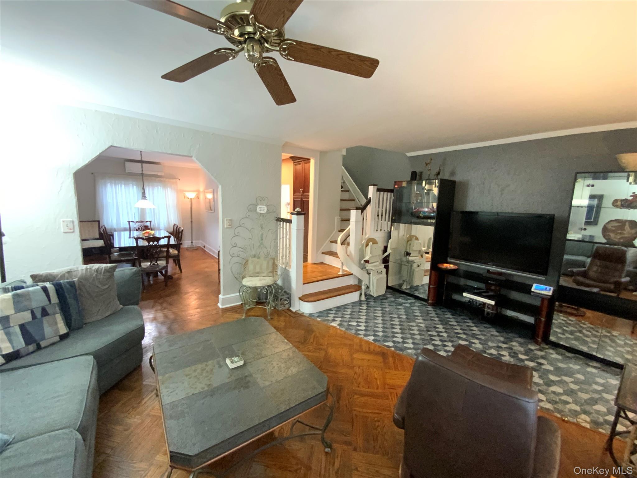 #3 photo, 4705 189th Street, קווינס Flushing , NY 11358