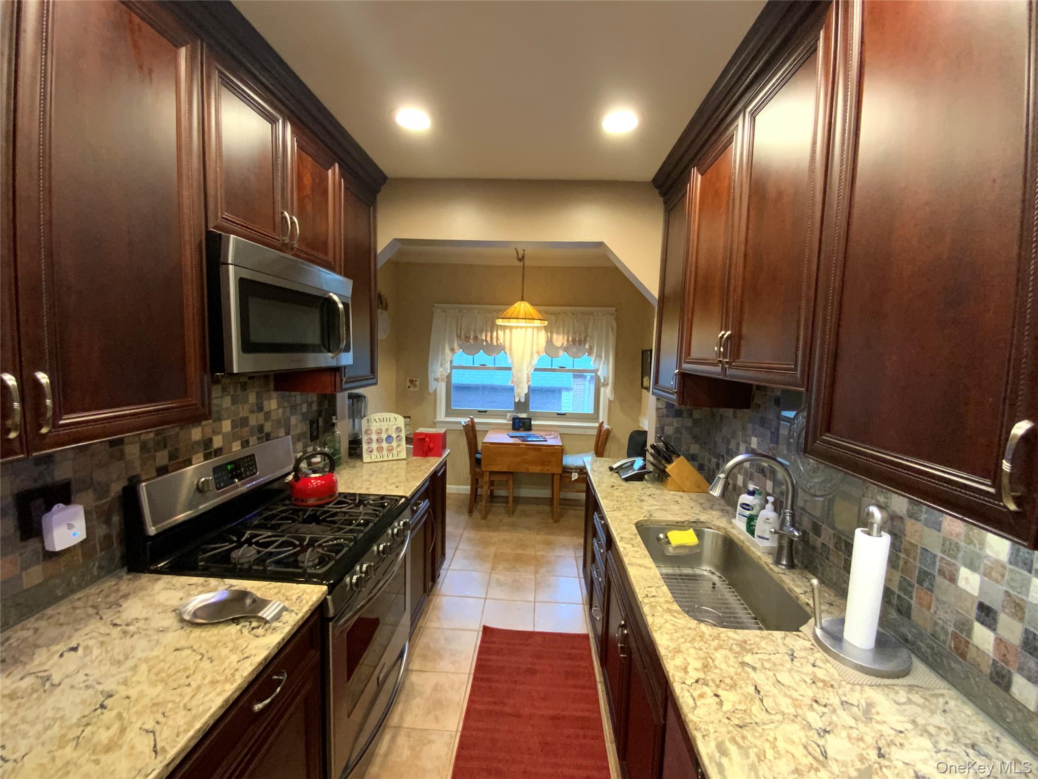 #9 photo, 4705 189th Street, קווינס Flushing , NY 11358