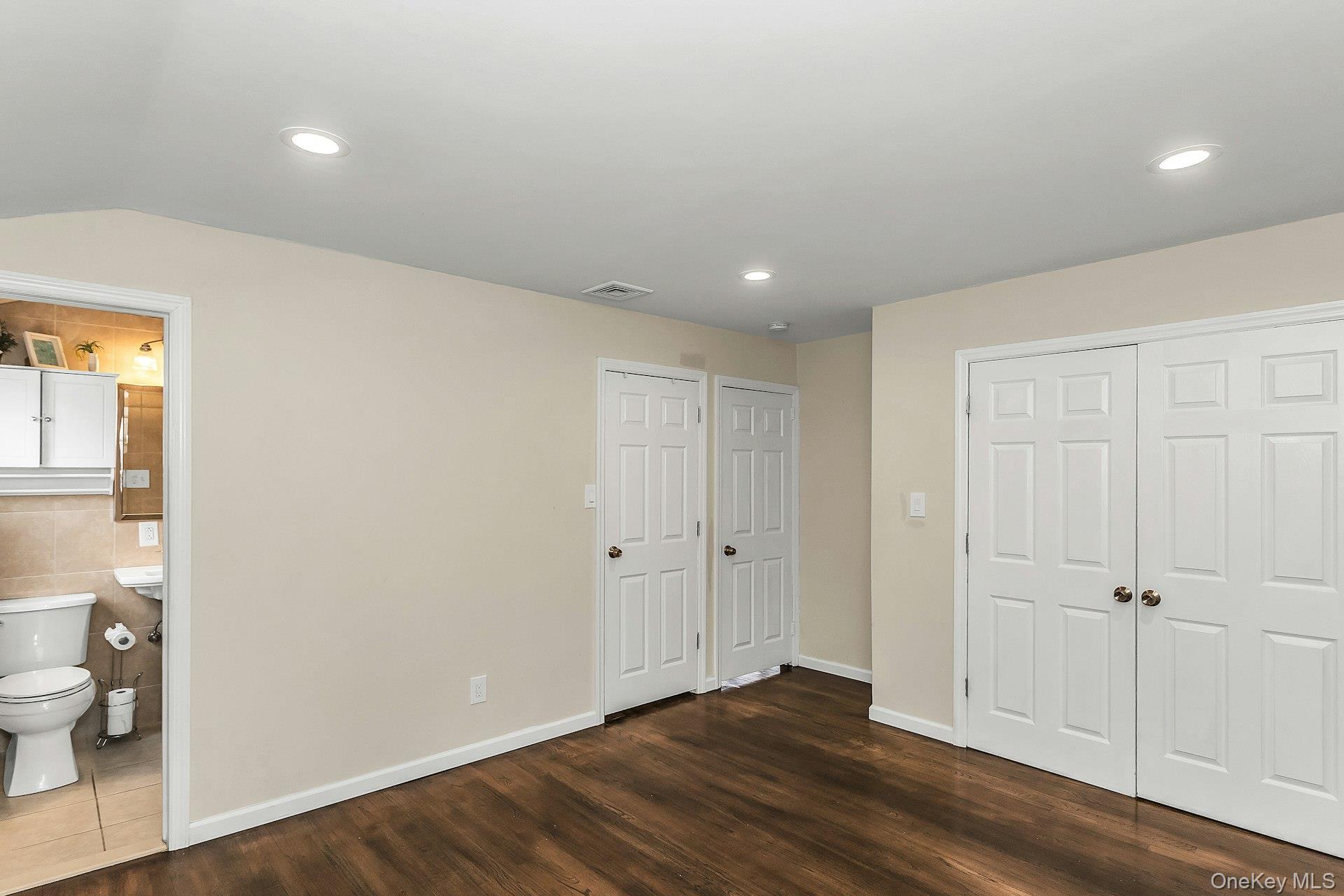 #14 photo, 5 Nita Street, East Northport , NY 11731