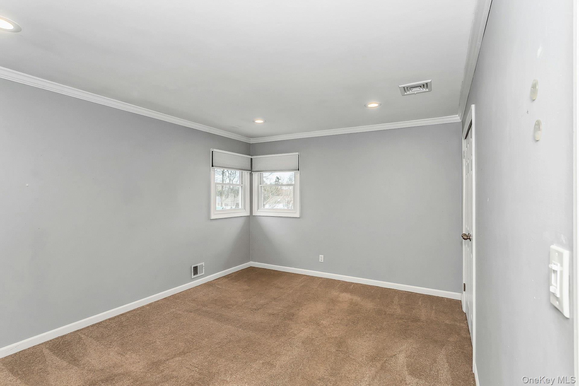 #17 photo, 5 Nita Street, East Northport , NY 11731