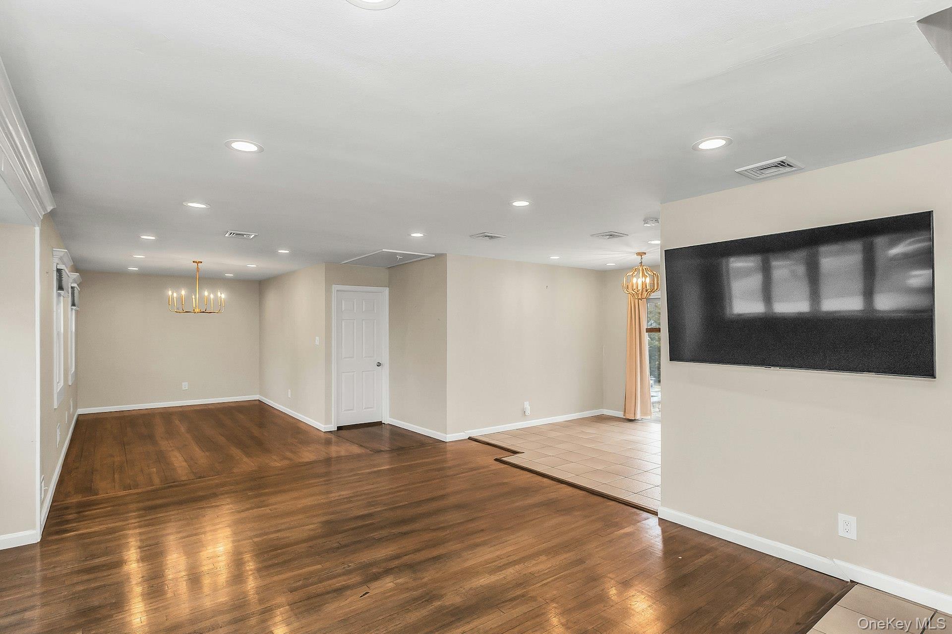 #5 photo, 5 Nita Street, East Northport , NY 11731