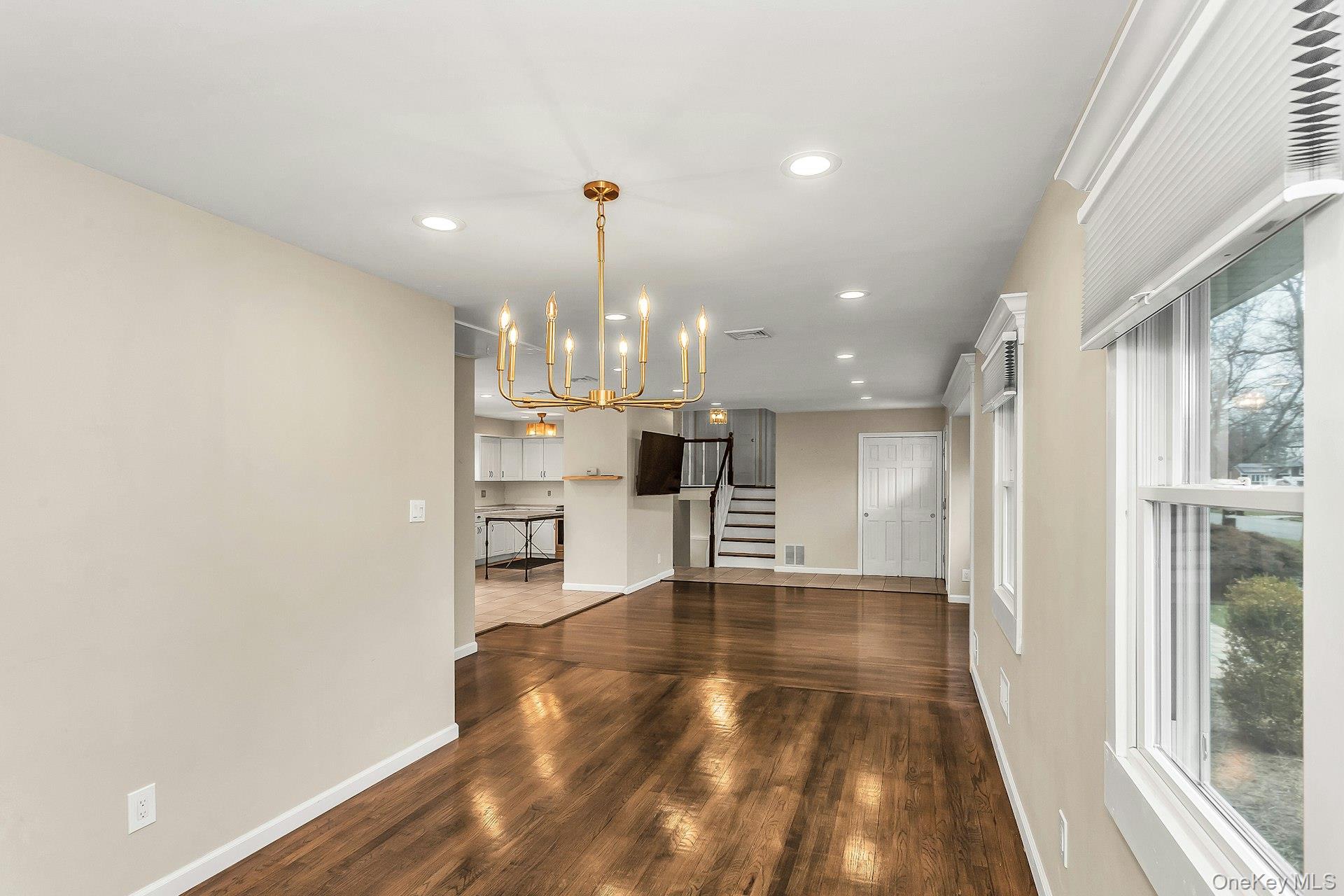 #8 photo, 5 Nita Street, East Northport , NY 11731