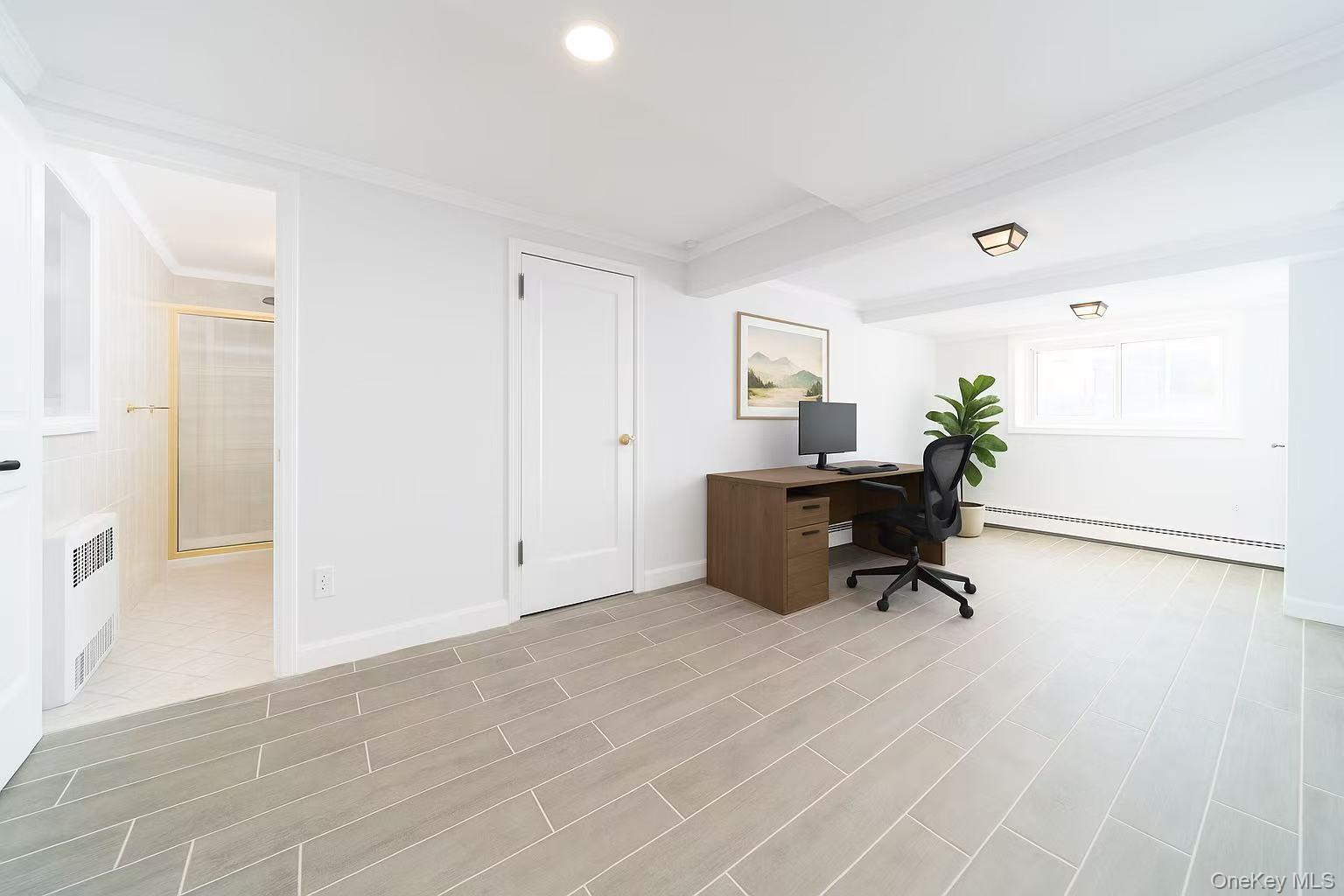 #12 photo, 8 Spector Lane, 롱 아일랜드 Plainview , NY 11803