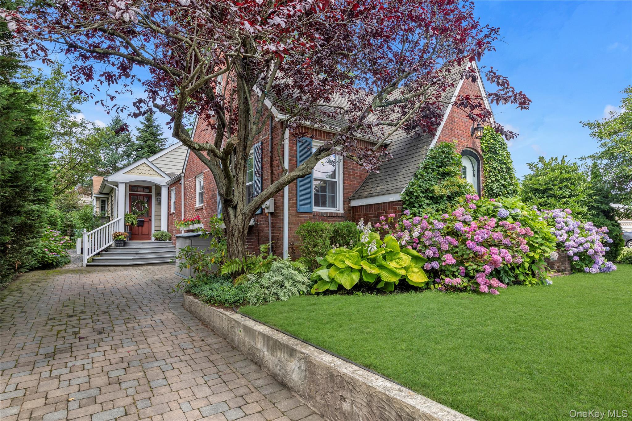 #1 photo, 550 Nassau Boulevard, নাসাউ কাউন্টি West Hempstead , NY 11552