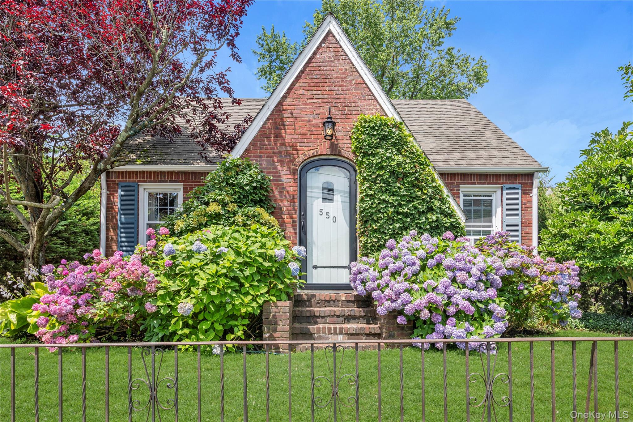 #2 photo, 550 Nassau Boulevard, নাসাউ কাউন্টি West Hempstead , NY 11552