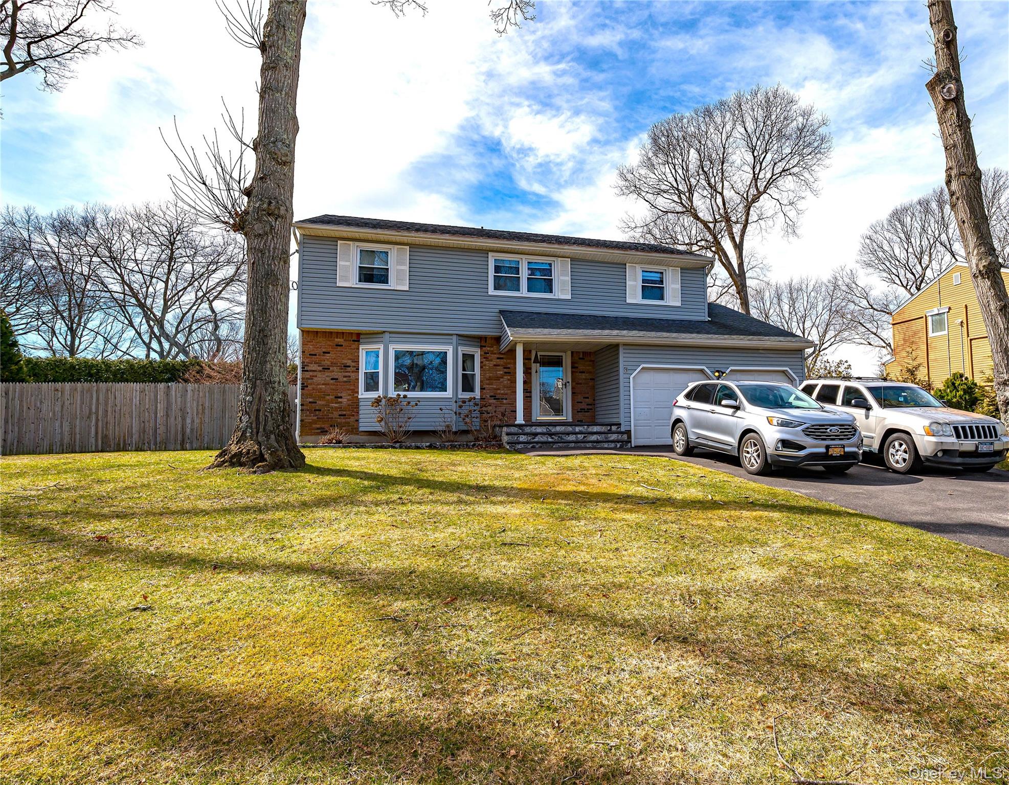 #1 photo, 6 Roman Court, সাফোক কাউন্টি Lake Grove , NY 11755